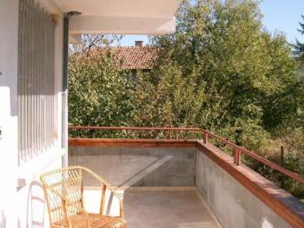 Fully renovated and furnished co Radomir